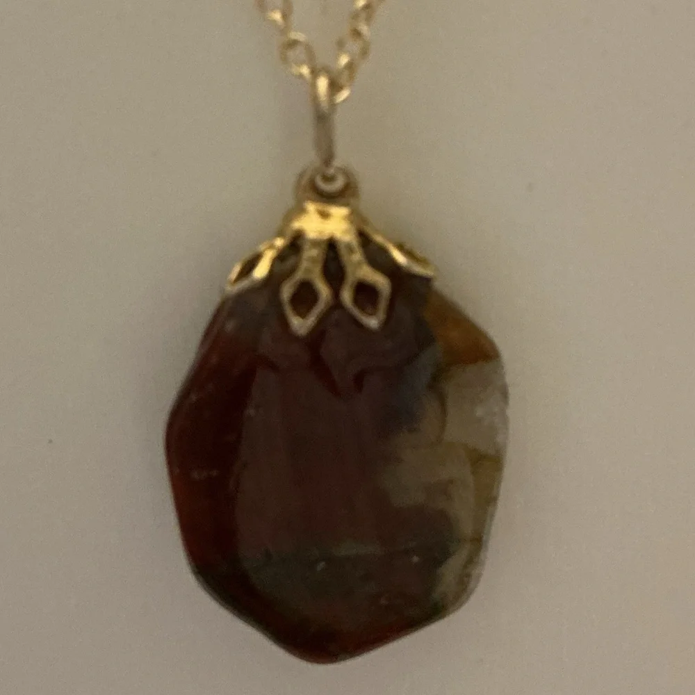 Agate Gold Tone Pendant Necklace